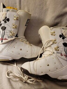 B by Burton Modern Snowboard Boots. Size 7.5